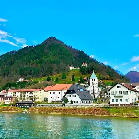 Seasons Lasko Hotel 3*